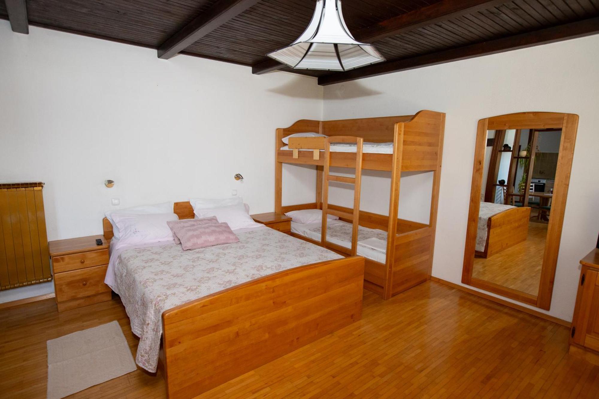 Guesthouse Sanabor Postojna Eksteriør bilde